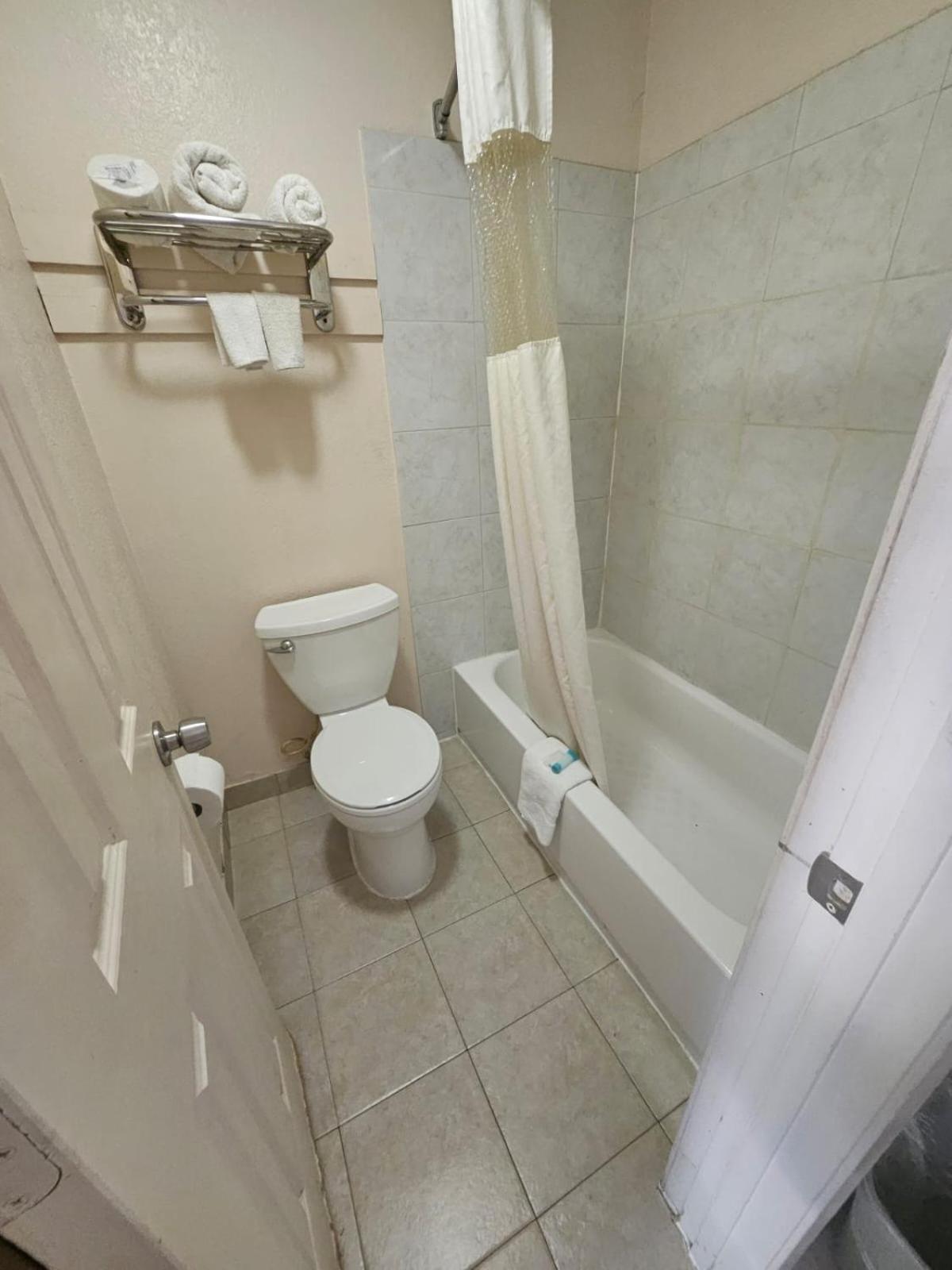 Regency Inn Jewett 外观 照片